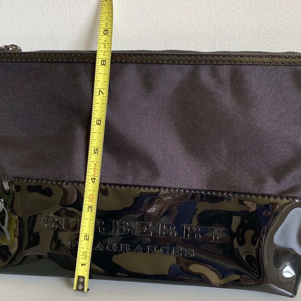 Burberry Brit Sheer Lotion EDT & Cosmetic Pouch Bundle​​​​ - Picture 7 of 8